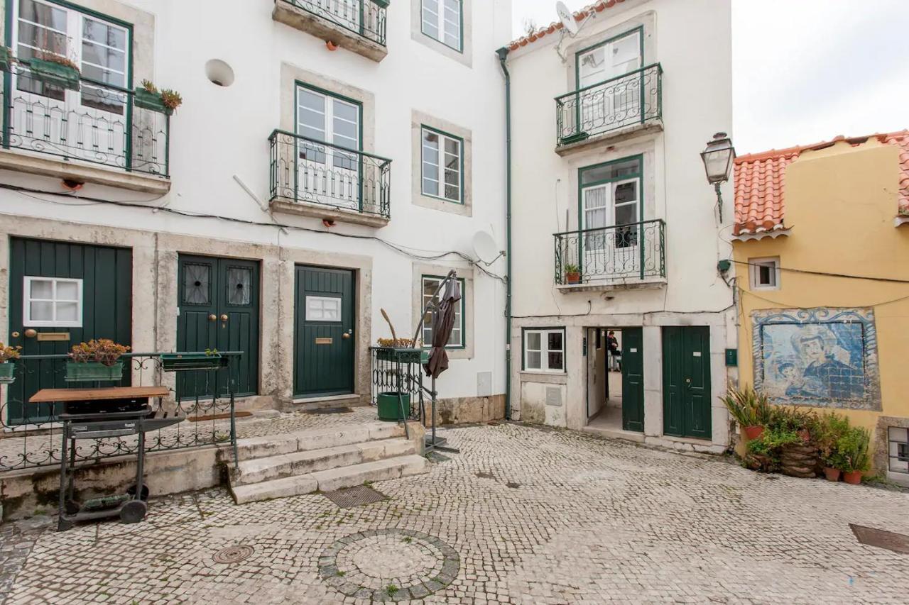 Alfama Charming Apt With 2 Free Bikes By Timecooler Лиссабон Экстерьер фото